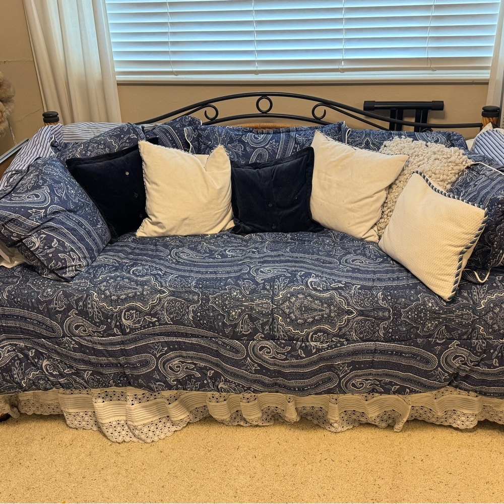 Ralph Lauren Twin Size Blue and White Putney Paisley Quilt